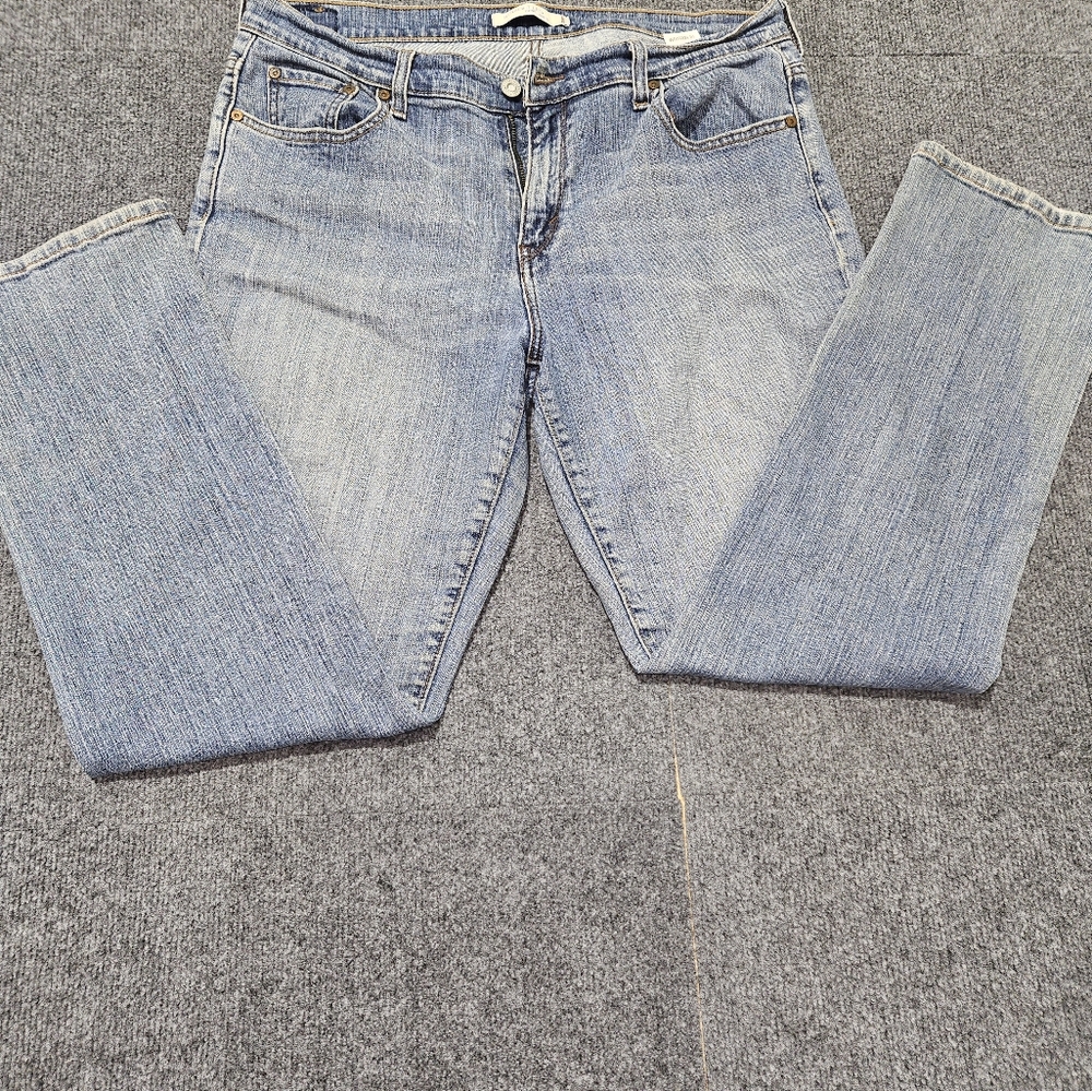 Levi's 14 Med Size women's Jeans.